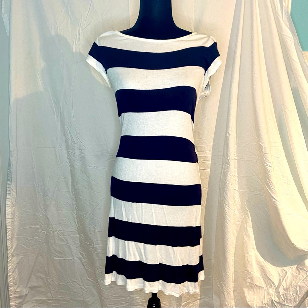 Duo-toned mid length dress | soft material | size m